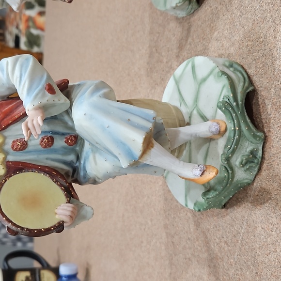 2 Elizabethan Era Musician Statues!!! - Picture 8 of 14